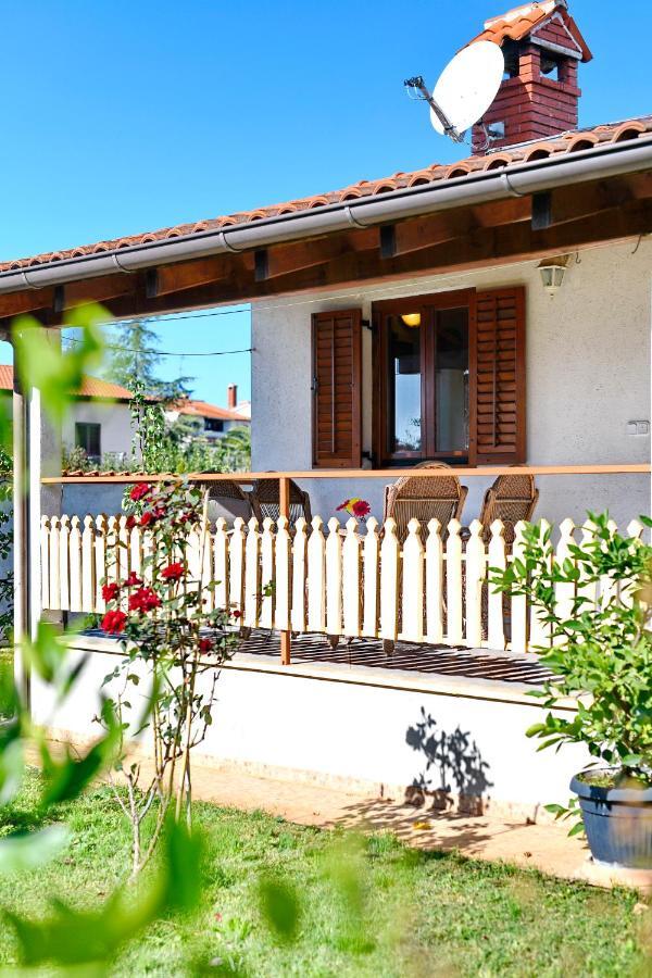 Adriatico Bungalow Пореч Екстер'єр фото